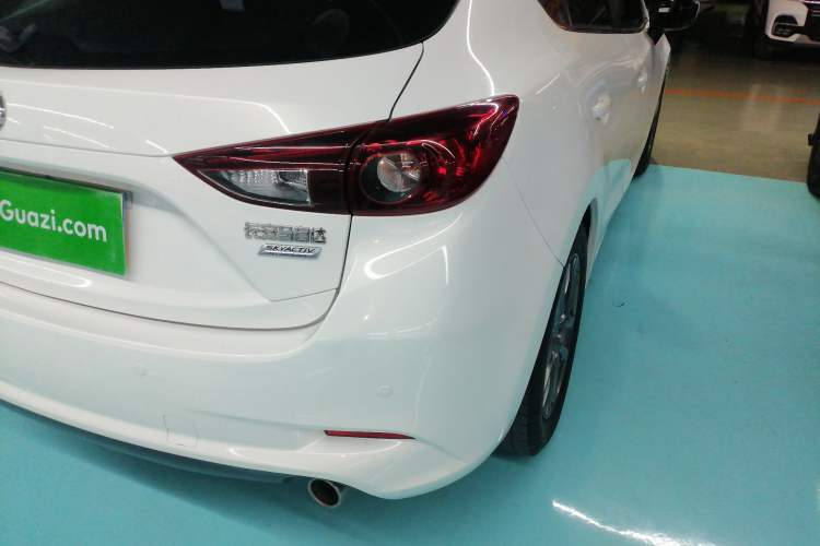 Used Mazda Mazda 3 Axela 2019 Cloud-Control Edition Hatchback 1.5L Automatic Comfort Model China VI Standard