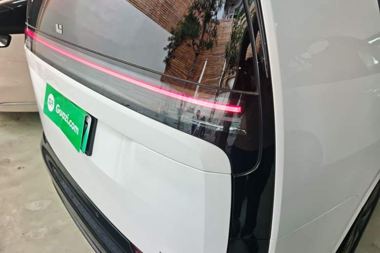 Used Li Auto MEGA 2025 Home Family Special Edition