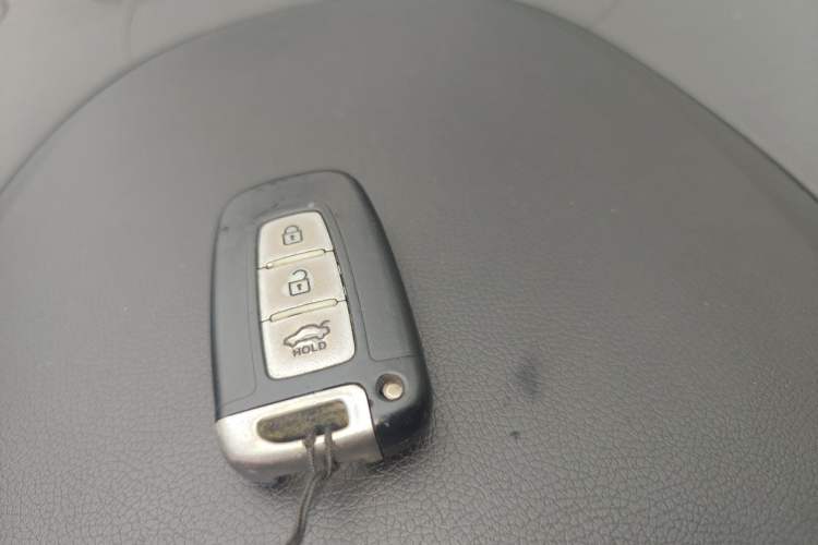 Used Hyundai Sonata 2013 2.0L Automatic Luxury Edition
