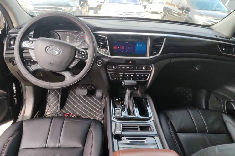 Used GAC Trumpchi GS7 2017 320T Two-Wheel-Drive Luxury Model Center Console