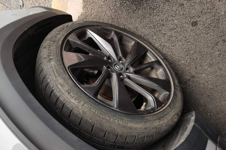 Used CHANGAN UNI-T 2020 1.5T Flagship Version Right Rear Wheel Hub