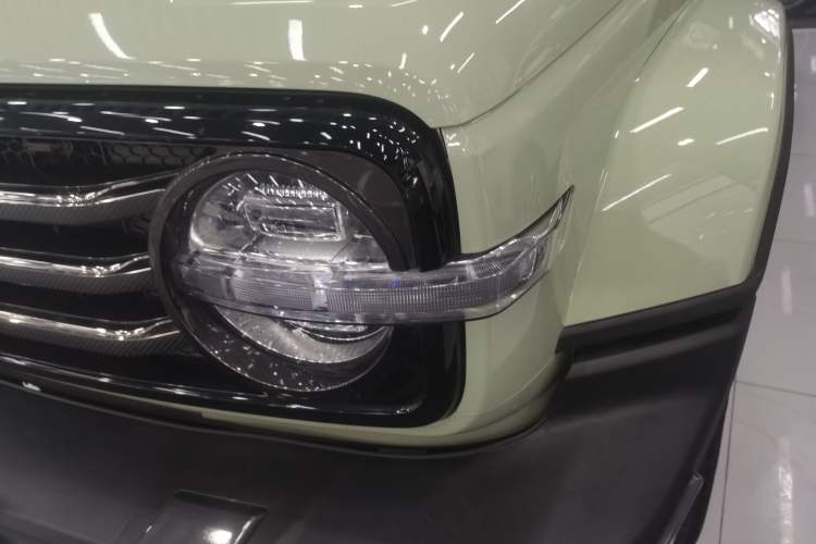 Used Tank 300 2023 City Edition 2.0T—Stylish as Ever Left Front Headlight