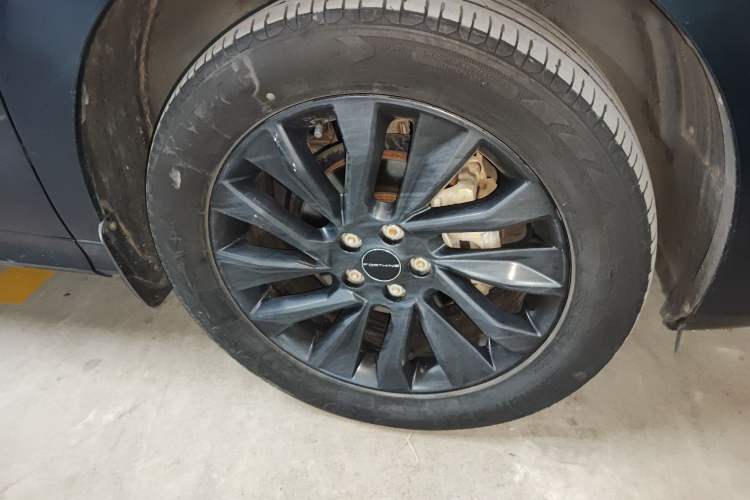 Used FORTHING T5 EVO 2021 1.5TD DCT Diamond Edition Right Front Wheel Hub