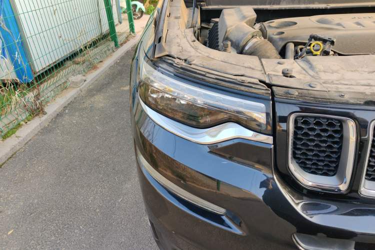 Used Jeep Commander 2018 2.0T Two-Wheel Drive Enjoy Edition China V