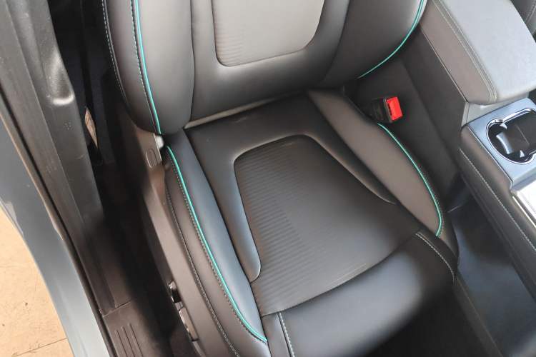 Used GAC Trumpchi EMKOO 2022 2.0 ATK TwinStar Pro Edition Right Front Seat