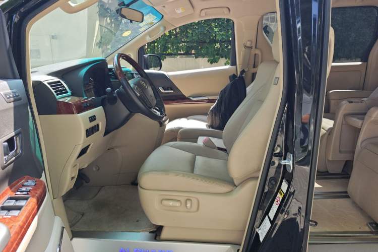 Used Toyota Alphard 2011 3.5L Luxury Edition