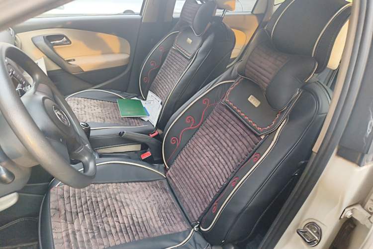 Used Volkswagen Polo 2011 1.4L Manual ZhiShang Edition
