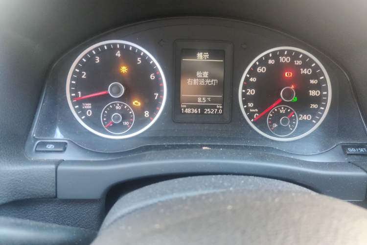 Used Volkswagen Tiguan 2010 1.8 TSI Automatic Two-Wheel Drive Trend Edition Odometer Close Up