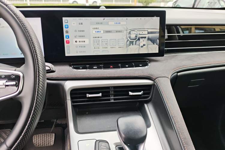 Used Roewe D5X DMH 2024 135 Tech Edition
