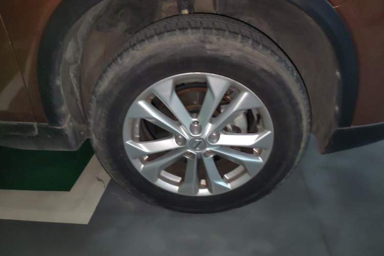 Used Nissan X-Trail 2015 2.0L CVT Comfort MAX Edition 2WD Right Front Wheel Hub