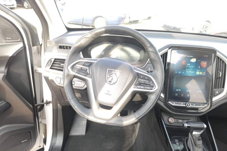 Used Baojun 530 2020 1.5T CVT Prestige Connected Version 7 Seats Steering Wheel