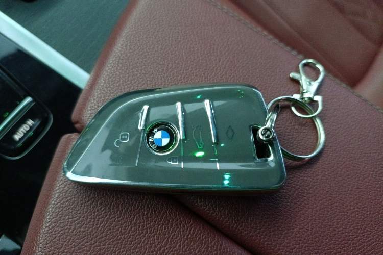 Used BMW 5 Series 2021 Facelifted 530Li Leading Edition M Sport Package
