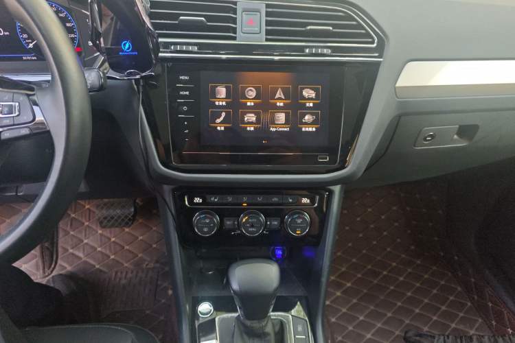 Used Volkswagen Tiguan L 2020 330TSI Automatic Two-Wheel Drive Smart Luxury Edition China VI Standard
