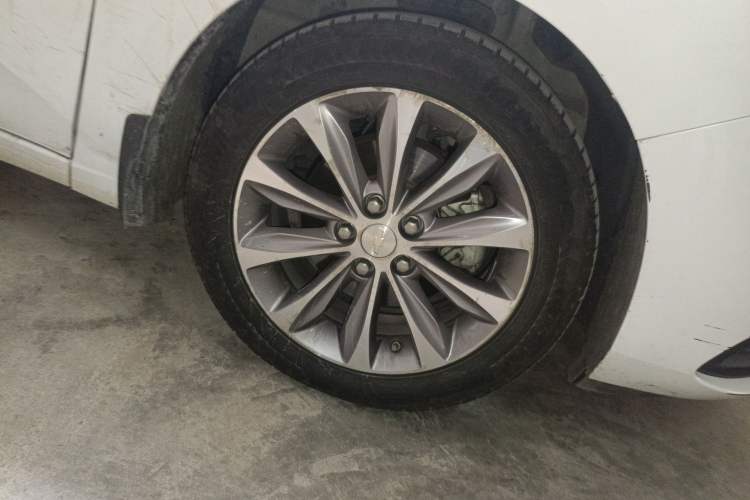 Used Chevrolet Monza 2020 320 Automatic Enjoyment Edition Right Front Wheel Hub