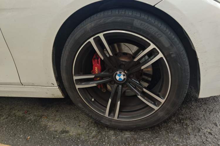 Used BMW 3 Series 2014 320Li Fashion Model Right Front Wheel Hub