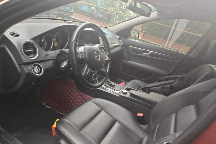 Used Mercedes-Benz C-Class 2011 C 200 CGI Fashion Model