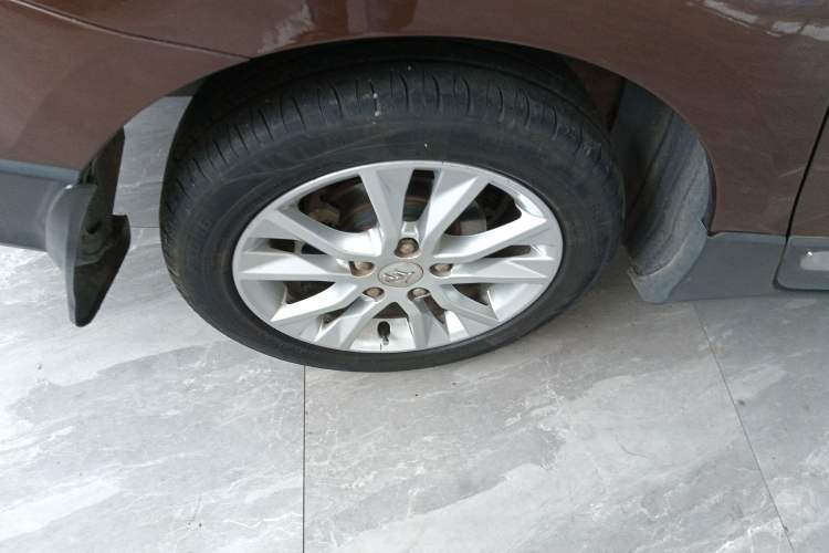 Used Baojun 730 2016 1.5L Manual Comfort Version 7 Seats China V Emission Standard Right Rear Wheel Hub