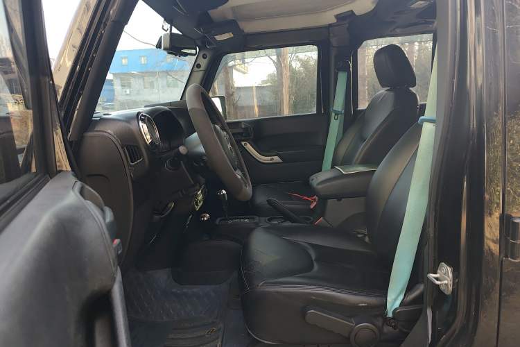 Used Jeep Wrangler 2015 2.8TD Sahara Four-Door Comfort Edition