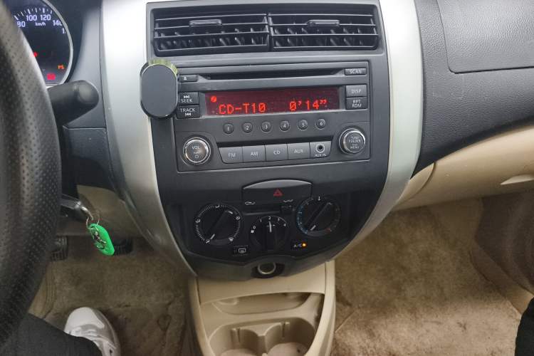 Used Nissan Livina 2013 1.6XE Manual Comfort Edition