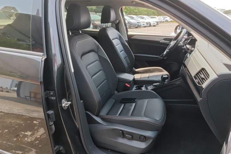 Used Volkswagen Tayron 2020 330TSI Two-Wheel Drive Luxury Smart Connectivity Version Right Front Seat