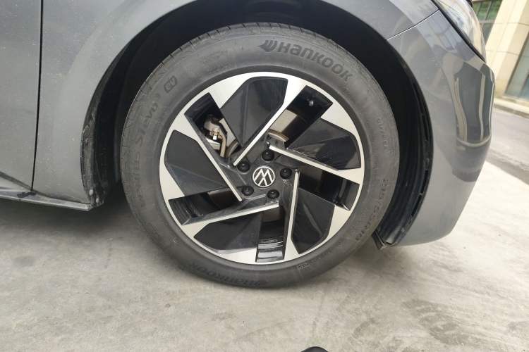 Used Volkswagen ID.3 2024 Outstanding Edition Right Front Wheel Hub