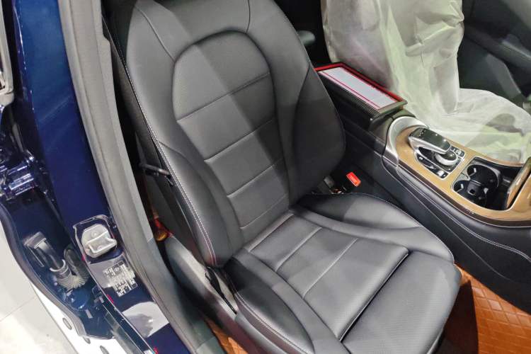 Used Mercedes-Benz GLC Coupe 2017 GLC 260 4MATIC Coupe SUV
