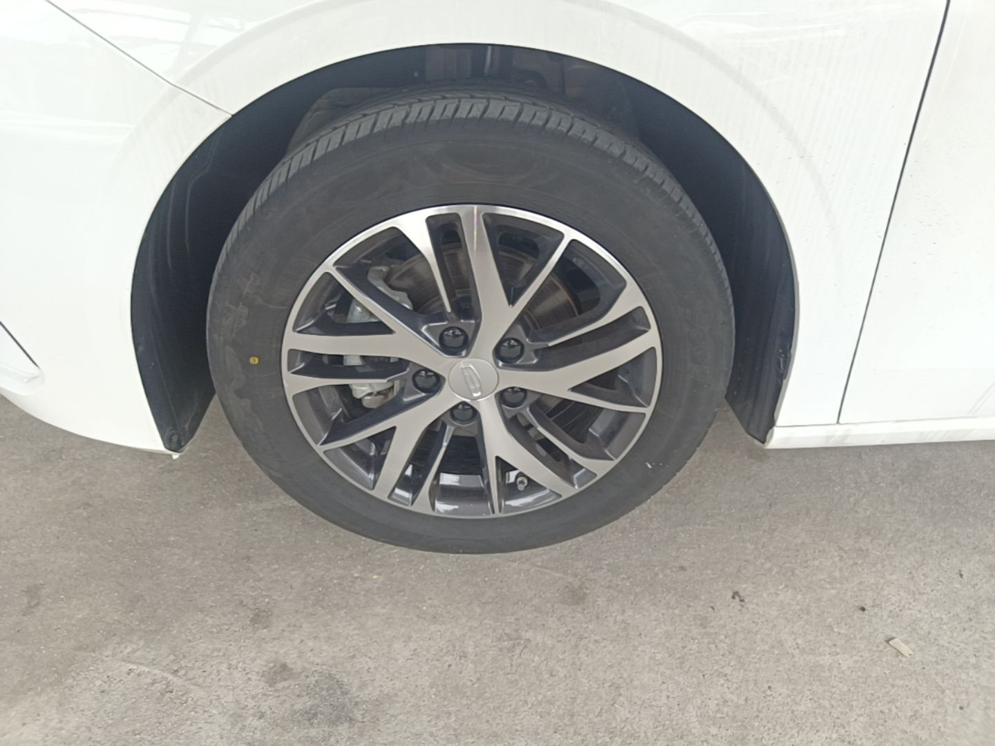 Geely Auto Emgrand 2025 4th Generation 1.5L CVT Starry Edition — снимка 10