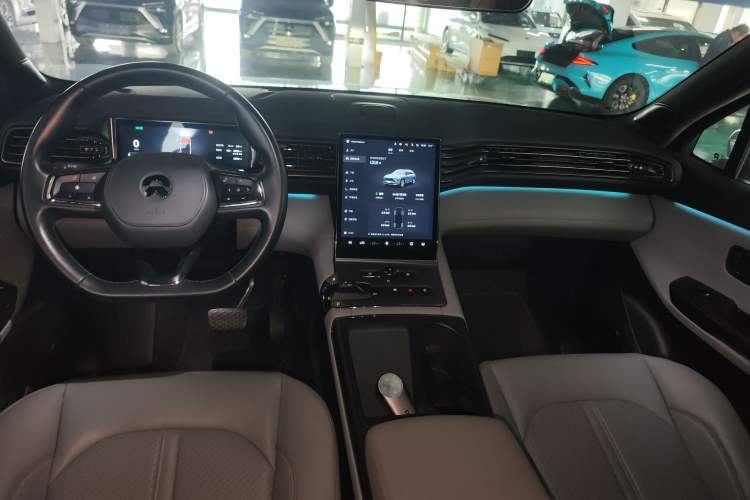 Used Nio ES6 2022 75 kWh Sport Edition Center Console