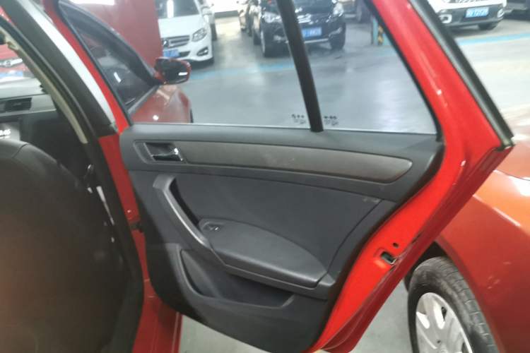 Used Skoda Rapid Spaceback 2016 Revised 1.6L Automatic Chuanxing Version
