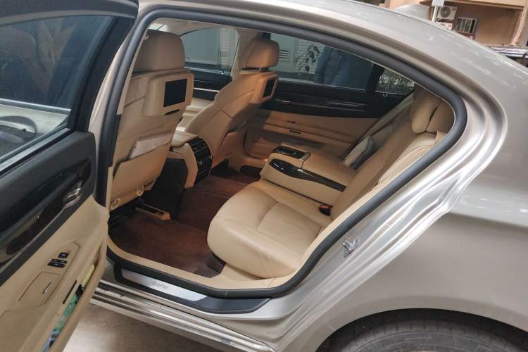 Used BMW 7 Series 2009 730Li Luxury Model