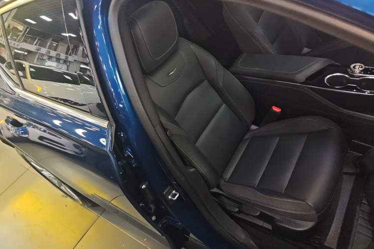 Used Cadillac GT4 2023 25T Fashion Edition