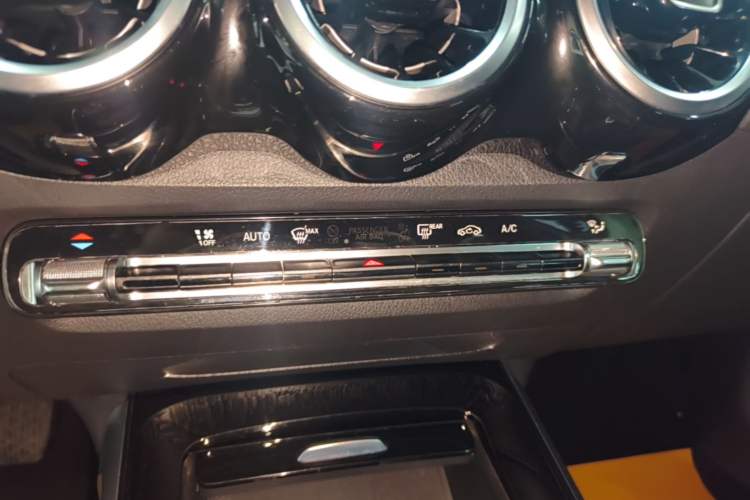 Used Mercedes-Benz GLB 2022 Second Facelift GLB 200 Fashion Edition