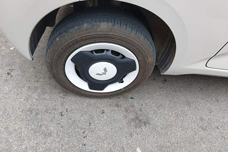 Used Wuling Hongguang MINIEV 2024 3rd Generation 215km Youth Edition Right Rear Wheel Hub