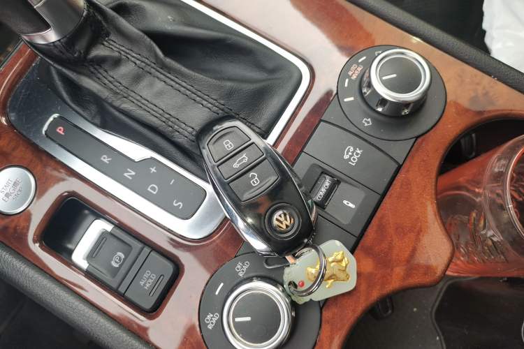 Used Volkswagen Touareg 2011 3.0 TSI High-End Version
