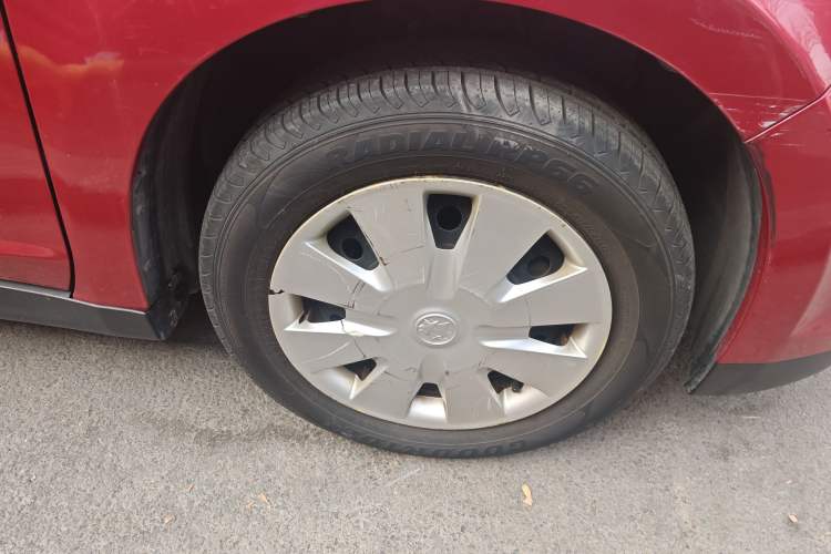 Used Venucia R50 2015 1.6L Manual Fashion Edition
