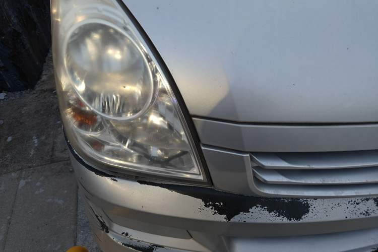 Used Wuling Rongguang 2019 1.2L S Van Standard Model with 5 Seats Right Front Headlight