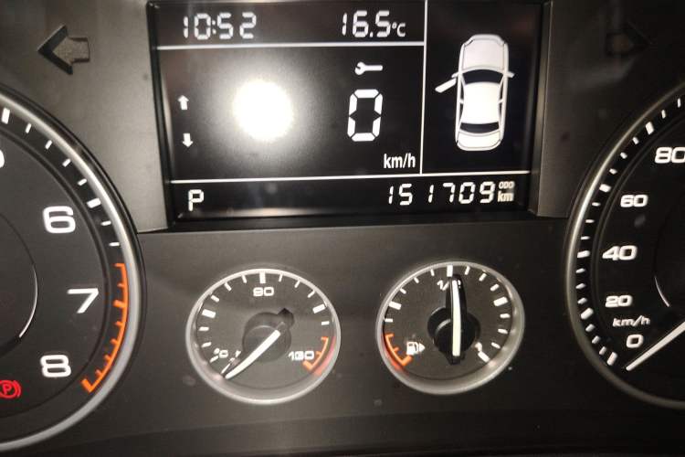 Used BORGWARD BX5 2017 20TGDI Automatic Two-Wheel Drive Pioneer Edition Odometer Close Up