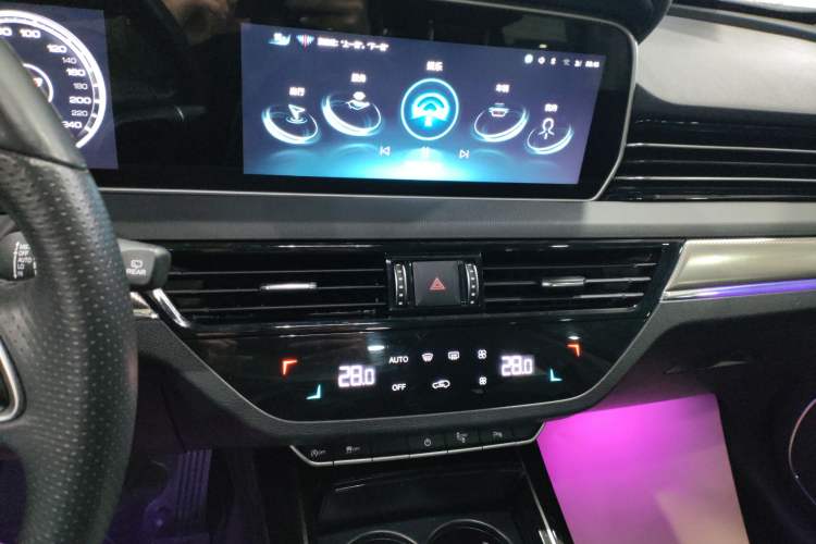 Used Hongqi HS5 2022 Facelifted Version 2.0T Smart Connect Flagship All-Wheel-Drive Edition
