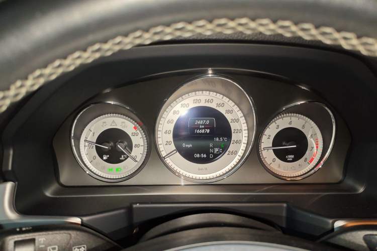 Used Mercedes-Benz GLK-Class 2013 GLK 300 4MATIC Dynamic Sunroof Model