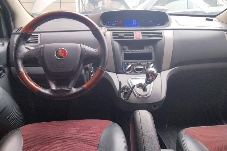 Used FORTHING Joyear 2012 LV 1.5L AMT Luxury Version Center Console