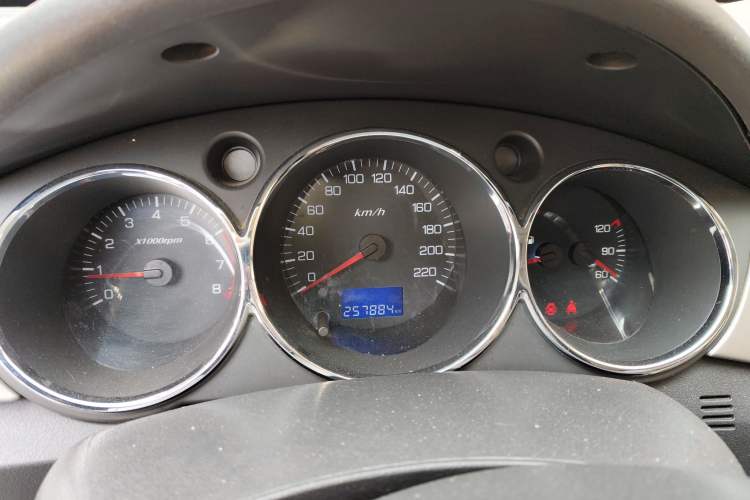 Used Dongfeng Aeolus S30 2012 1.6L Manual Zunya Model CNG