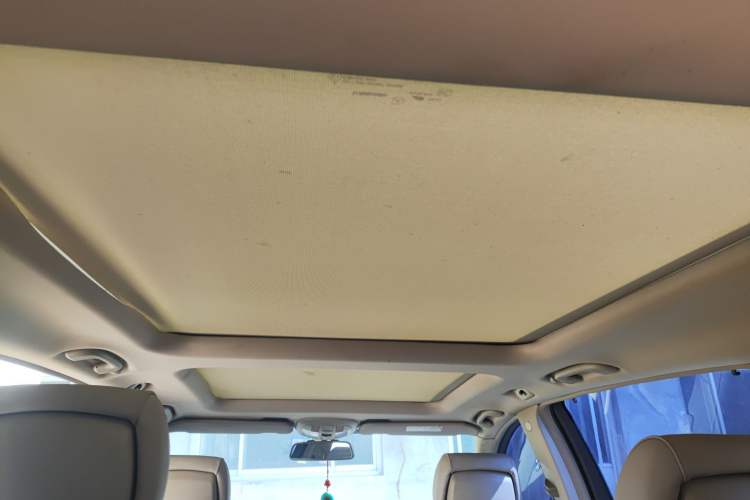 Used Mercedes-Benz R-Class 2010 R 350 L 4MATIC Headliner