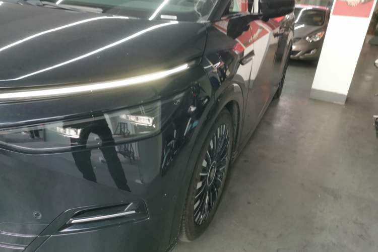 Used XPeng X9 2025 740 Ultra-Long Range Max