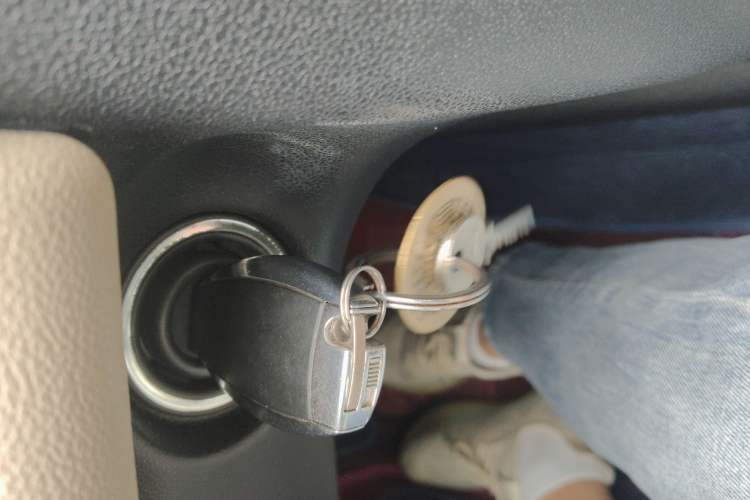 Used Mercedes-Benz R-Class 2014 R 320 4MATIC Luxury Model Vehicle Key