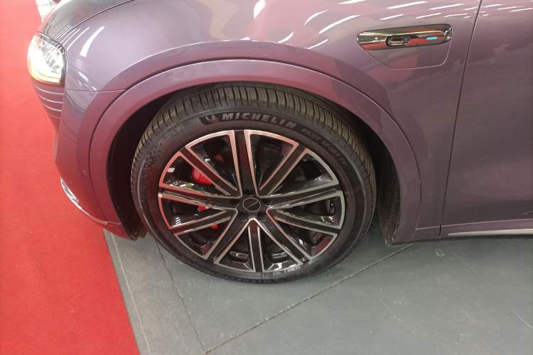 Used Hima Luxeed R7 2025 Extended-Range 331km Ultra
