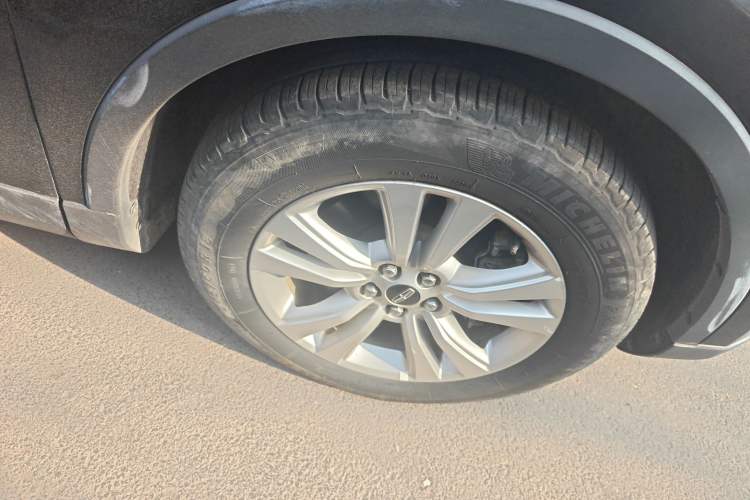 Used Lincoln MKX 2017 2.0T Two-Wheel Drive Deluxe Edition Right Front Wheel Hub