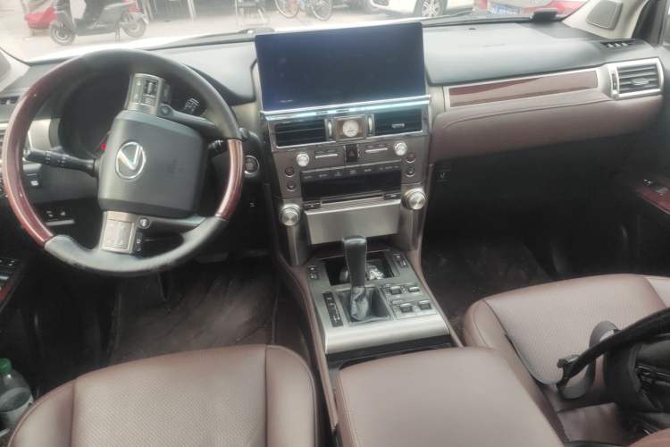 Used Lexus GX 2012 400 Center Console