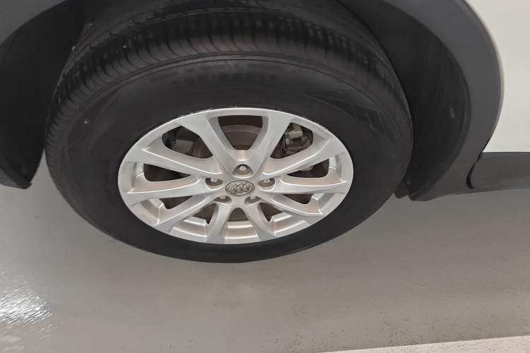 Used Buick Envision 2017 20T Two-Wheel Drive Leading Version Right Rear Wheel Hub