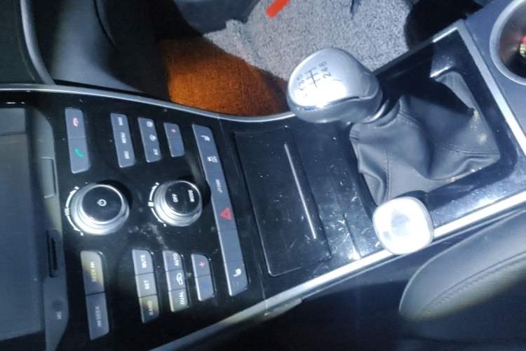 Used Haval H2 2017 Red-Label 1.5T Manual Two-Wheel Drive Luxury Model Gear Lever