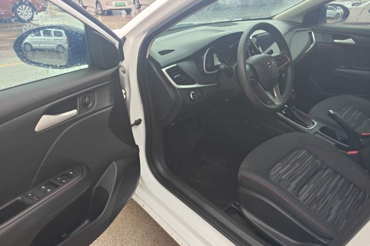 Used Chevrolet Monza 2019 Redline 320T Dual-Clutch Joyful Edition China VI Standard Driver Seat